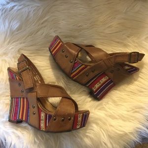 Not Rated tan leather/rainbow wedges size 6